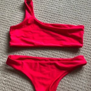 One shoulder red bikini